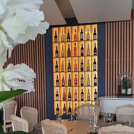 Hotel Restaurant Les Voyageurs 3*