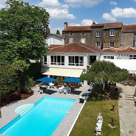 Hotel Restaurant Les Voyageurs Montaigu-Vendee