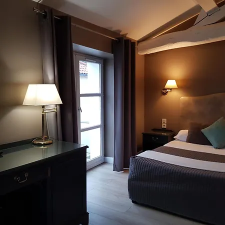 Hotel Restaurant Les Voyageurs Montaigu-Vendee
