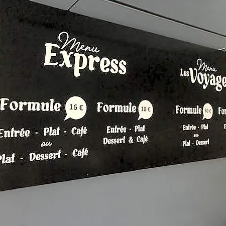 Hotel Restaurant Les Voyageurs Montaigu-Vendee