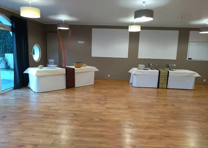 Restaurant Les Voyageurs Hotel Montaigu-Vendee