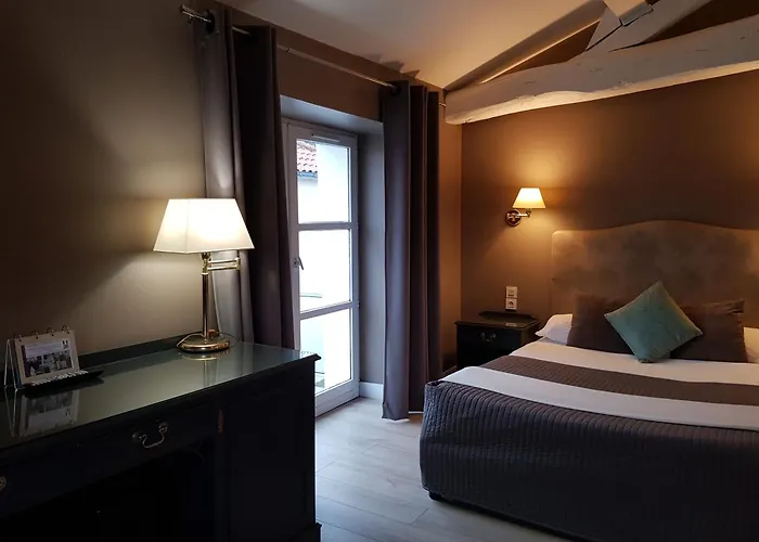 Hotel Restaurant Les Voyageurs Montaigu-Vendee